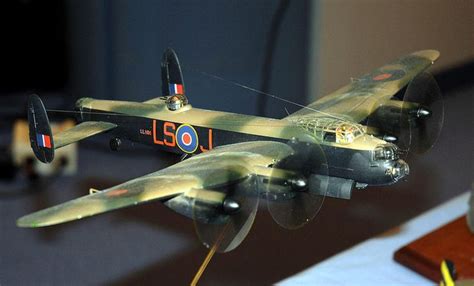 172 Scale Lancaster Bomber Command Sig Stand Maquettexpo 201