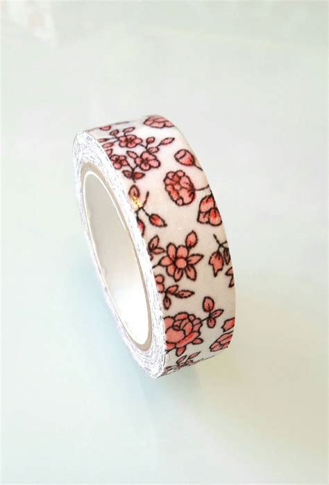 masking tape ruban tissu fleuri fond blanc fleurs roses liseré noir masking tape par