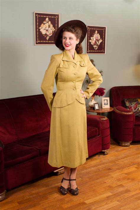 Pin By Sally Dent On Style Inspiration Fashion Vintage Suits 1940s Outfits