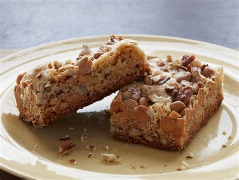 In a large bowl, add the yellow cake mix, egg, oil, and 3 tb of water. Recipe: Butterscotch Bars | Duncan Hines Canada®