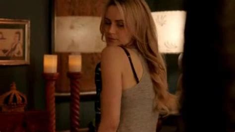 Laura Prepon And Taylor Schilling Lesbian Sex Scenes Taylor Schilling Laura Prepon Porn Videos