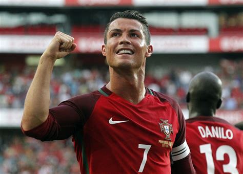 487 the museum is an official sponsor of the local football team. C. Ronaldo - brangiausiai apmokamas pasaulio sportininkas ...