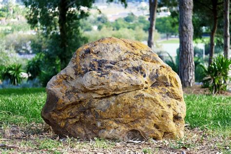 4 Smart Tips To Help You Move A Big Heavy Rock — Farm And Animals