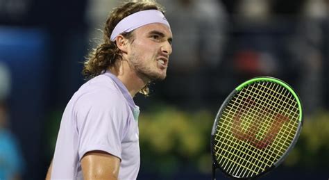 Stefanos tsitsipas upstaged roger federer at the australian open in melbourne. Tsitsipas litiga con la mamma Julia in conferenza stampa
