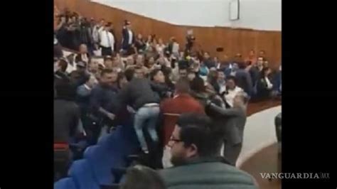 Se Desata Batalla Campal En Congreso De San Luis Potos