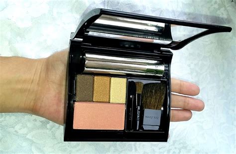 This item:mary kay compact mini (unfilled) $8.99. Miss Vixen's Vanity: A Must for Working Woman: Mary Kay ...