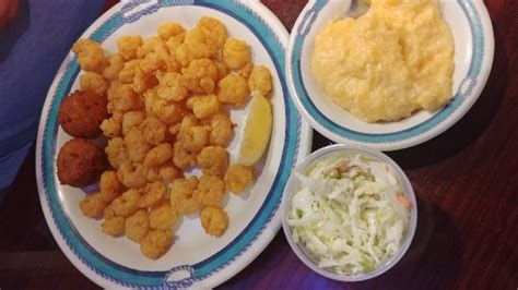Junior's seafood is known for its dinner, dominican, latin american, lunch specials, puerto rican, and seafood. 0115181943c_large.jpg - Picture of Junior's Seafood ...
