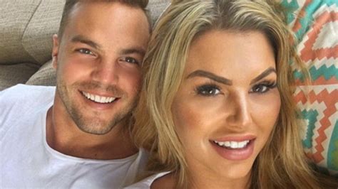 The Bachelor Kiki Morris Ex Accused Of Domestic Violence Daily Telegraph