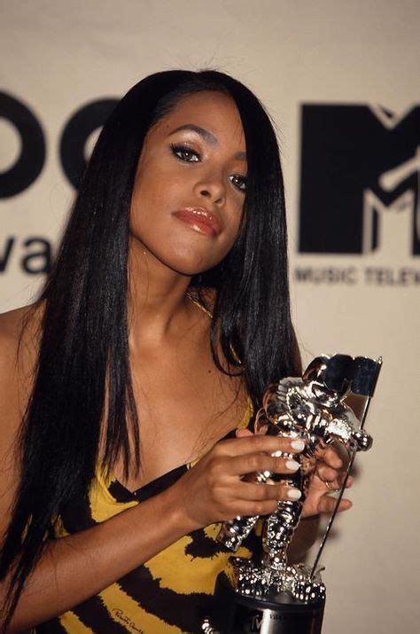 Aaliyahalways Winning Her First Vma In 2000 For Try Again Aaliyah