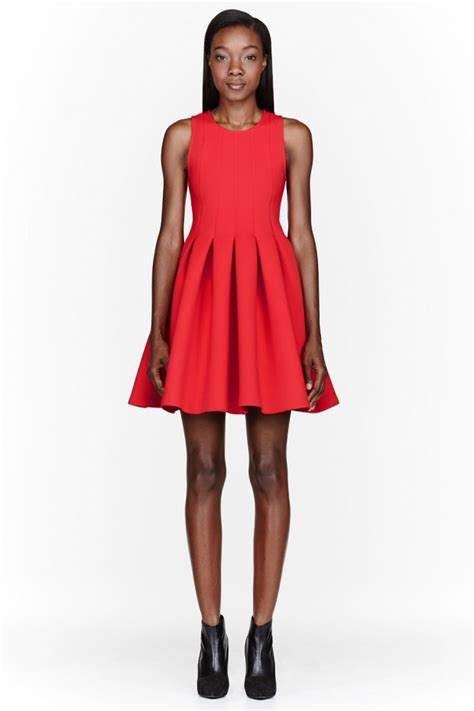 15 Gorgeous Red Dresses For Valentines Day