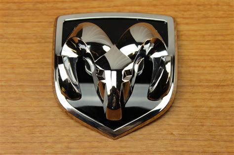 2002 2005 Dodge Ram 1500 2500 3500 Rams Head Grille Emblem Badge Mopar