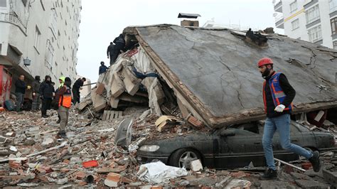 Aumenta A Más De 4300 La Cifra De Muertes Por Los Terremotos En