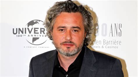 Avec nicolas rey, lauréat du prix de flore, pour « dos au mur » paru au diable. Nicolas Rey - La biographie de Nicolas Rey avec Gala.fr