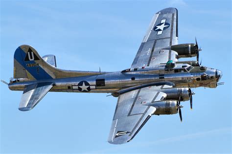 Boeing B 17 Flying Fortress Bomber Airplane Aircraft Vehicle