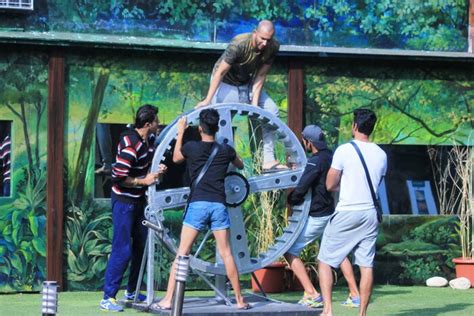 Bigg Boss 8 The Day After Puneet Issars Disqualification