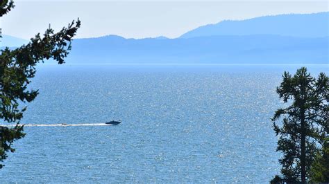 Flathead Lake Montana The Largest Natural Freshwater Lake West Of The