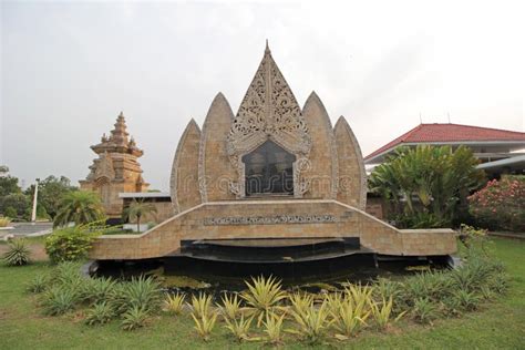 Taman Makam Pahlawan Kalibata Kalibata Cementery Hero Park In South