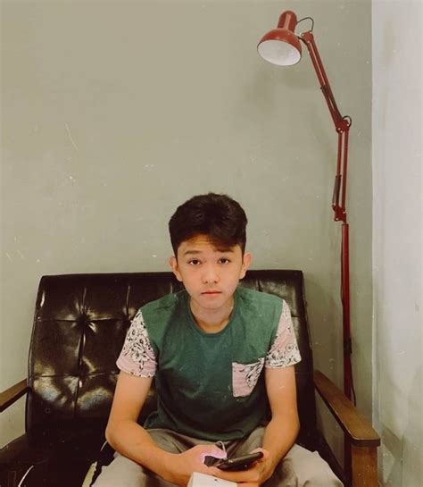 Ini berikutan pelakon dan pengacara popular itu cukup menjaga kredibiliti sepanjang empat. Biodata Penyanyi Dan Pelakon Fikry Kiki | Iluminasi