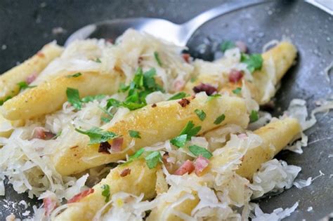 Schupfnudeln mit Speck und Sauerkraut