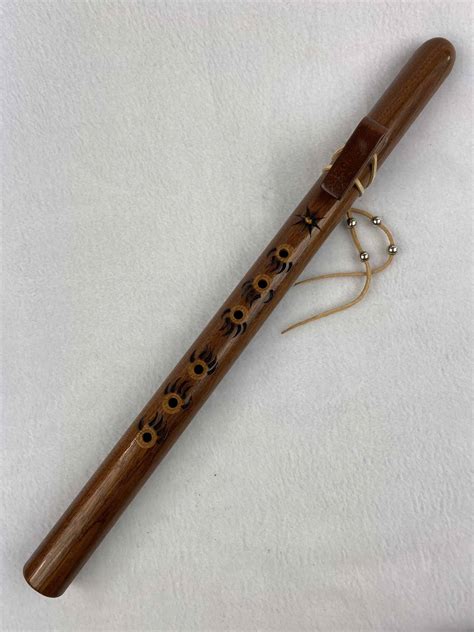 18” Traditional Style Pretty Echo Spirit Flute Mahogany With Oak Inlay And Bear Claw Design