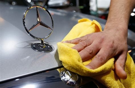 Quartalsbilanz Rekordautoverk Ufe Treiben Daimlers Umsatz An