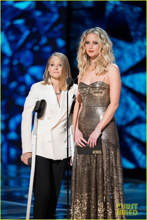Jennifer Lawrence And Jodie Foster Roast Meryl Streep At Oscars 2018