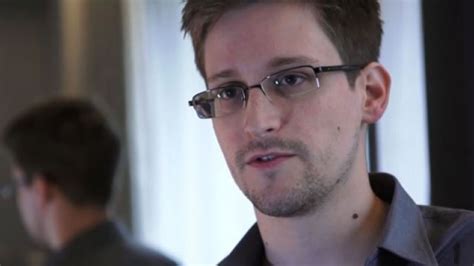 Fake Edward Snowden Profile Appears On Tinder Hilarity Ensues Descrier News