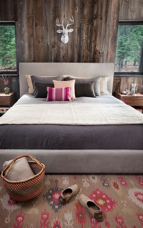 Are you looking for some rustic bedroom ideas that would take your breath away? Modern Rustic Bedroom Retreats | MountainModernLife.com