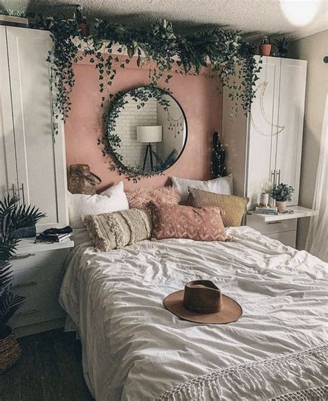 Pin By Girls Guide To The Drugstore On Room Inspo Cool Dorm