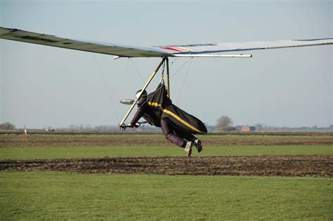 Touchdown Pilot Landing A Hang Glider R Aviation