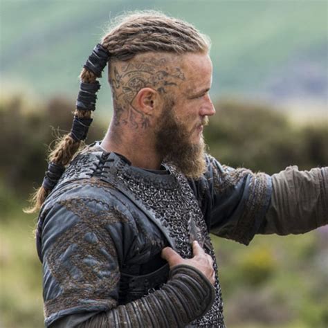 Now let us look at some of the viking hairstyles for men. Viking Hairstyles for Men - BaviPower