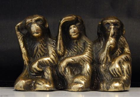 Vintage Brass Three Wise Monkeys Ornament Paper Weight Hear No Evil