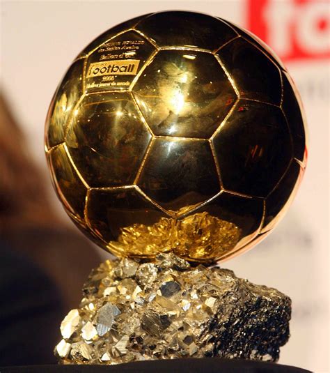 Marca reveal the official ballon d'or rankings that were created by the jury of selected journalists from all over the it has been announced by france football on monday that luka modric is the winner of the ballon d'or 2018 award. La Maison du Faucon: Mascarade Ballon d'Or - les votes ...