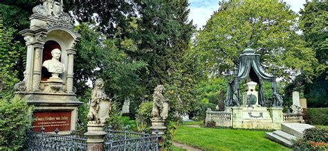 Rundgang Auf Dem Wiener Zentralfriedhof