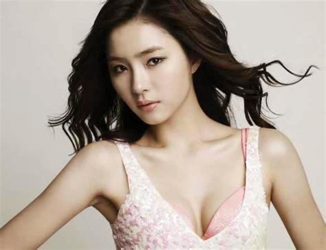 Top Hot And Sexy Photos Of Beautiful Shin Se Kyung Most Beautiful