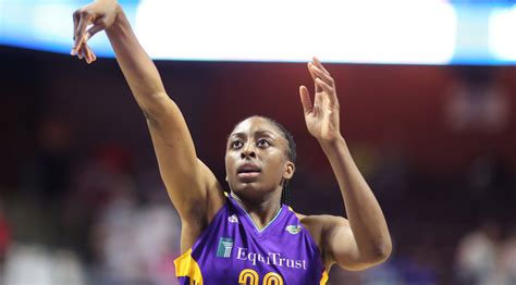 Nneka Ogwumike Goes Bare For Espns Body Issue Muscle And Fitness