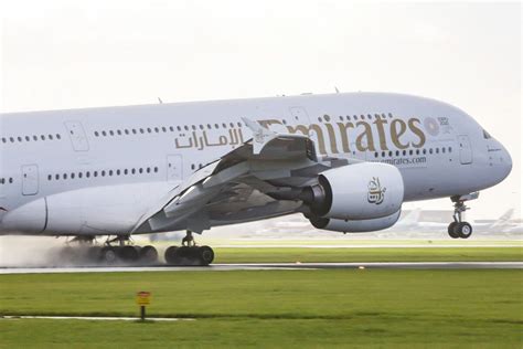 Superjumbo Comeback Emirates To Fly 30 A380s This Summer