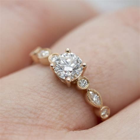 Fallen Stamm Behindern Wedding Ring Designs For Female Auto Seite