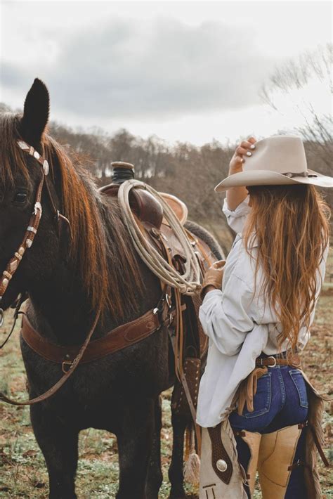 Cowgirlmagazine Cowgirl Photography Horse Photography Poses Horse