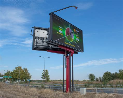 “v” Shaped 9 Meters High Led Digital Billboard 6m X 3m Panel Size