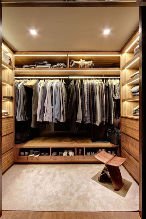 15 Examples Of Walk In Closets To Inspire Your Next Room Make Over