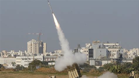 El pentágono lo observa de cerca ya que los restos podrían caer en lugares habitados. Israel bombardeó objetivos de Hamas en Gaza después del ...