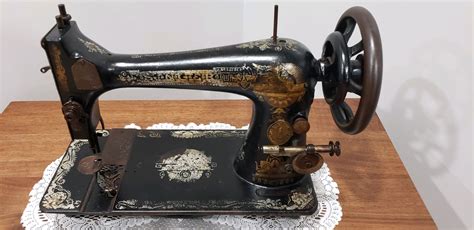 Value Of Singer Sewing Machine Serial Number L813608 1901 Good