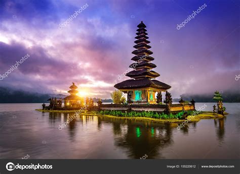 Pura ulun danu bratan is a balinese hindu water temple and the reason for its popularity is the beautiful location. Pura ulun danu bratan temple in Bali, indonesia. — Stock Photo © praewa_koreashopping@hotmail ...