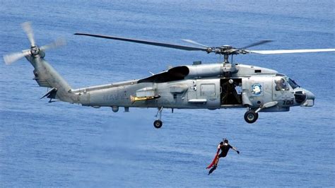 un helicóptero de ee uu se estrella contra el portaviones militar uss ronald reagan la nación