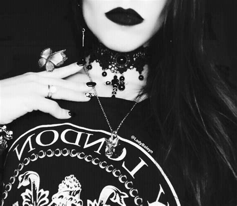 Alternative Model Goth Ladyboleyn Total Black Alternative Goth T