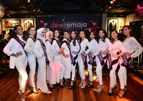 During the top 12 finalists catwalk competition of the dewi remaja (teen goddess) 2019 beauty pageant, held in indonesia on. Kecoh Video Kontroversi, Gelaran Dewi Remaja 2018/2019 ...