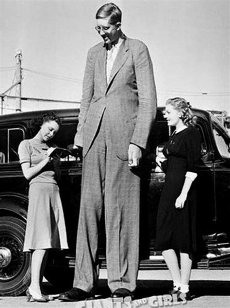 Robert Wadlow The Tallest Man On Earth Tall People Tall Guys People