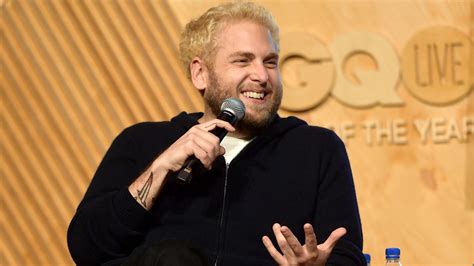 Jonah hill gets sister beanie feldstein's name tattooed on his arm. Bei einem Surfausflug: Jonah Hill zeigt seine Brust ...