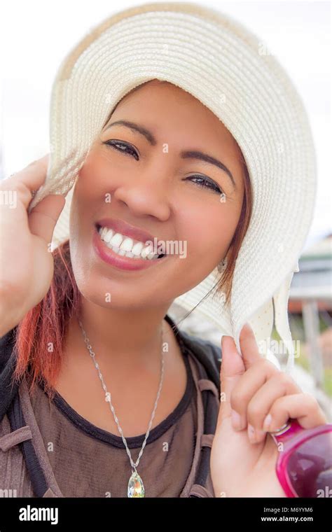 Filipino Smile Hi Res Stock Photography And Images Alamy